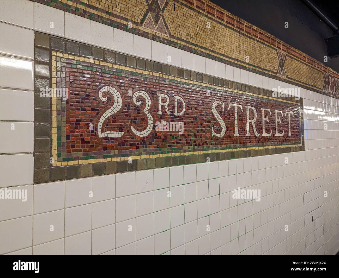 Mosaikschild für die U-Bahn-Station 23rd Street in New York City Stockfoto