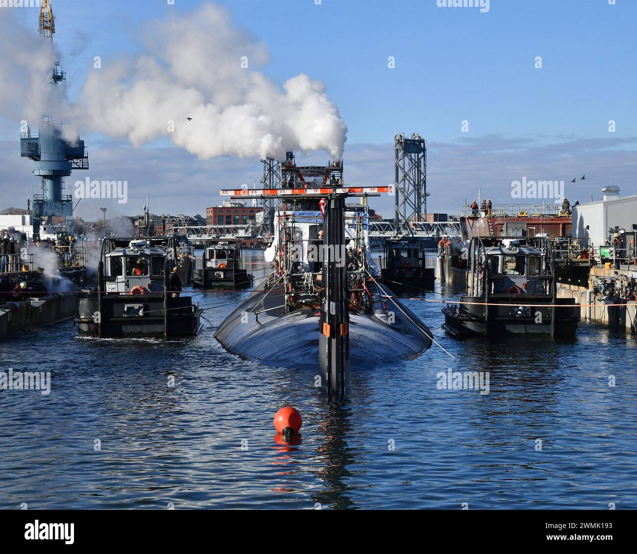 KITTERY, Maine (21. Februar 2024) USS Texas (SSN 775) dockt vom Trockendock #3 in Portsmouth Naval Shipyard ab. Texas befindet sich in der Werft, wo eine planmäßige Instandhaltungszeit durchgeführt wird. (US Navy Foto von Jim Cleveland/veröffentlicht). Stockfoto