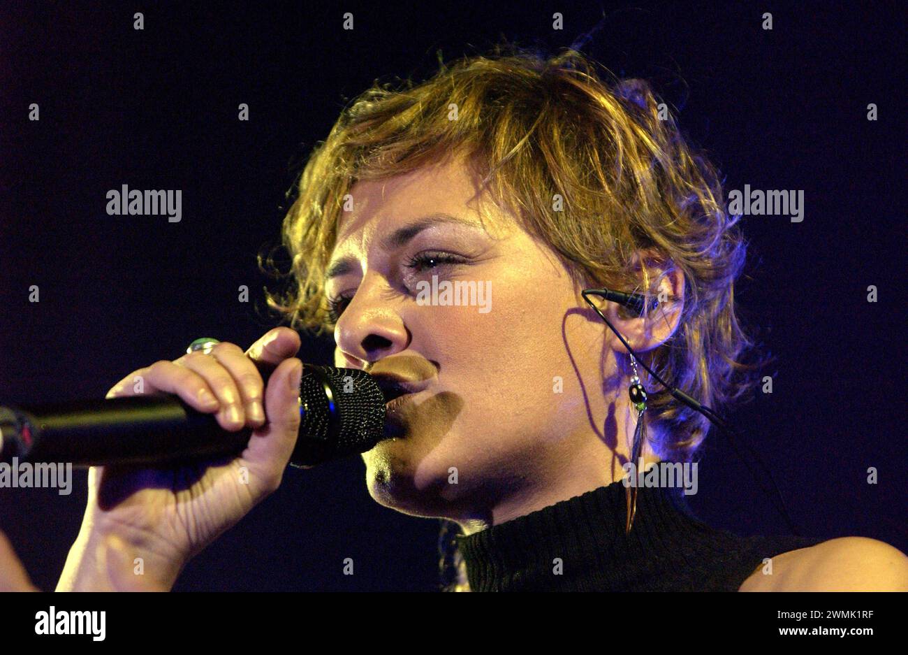 Mailand Italien 26/11/2003: Irene Grandi, italienische Sängerin, während eines Live-Konzerts im Alcatraz Stockfoto