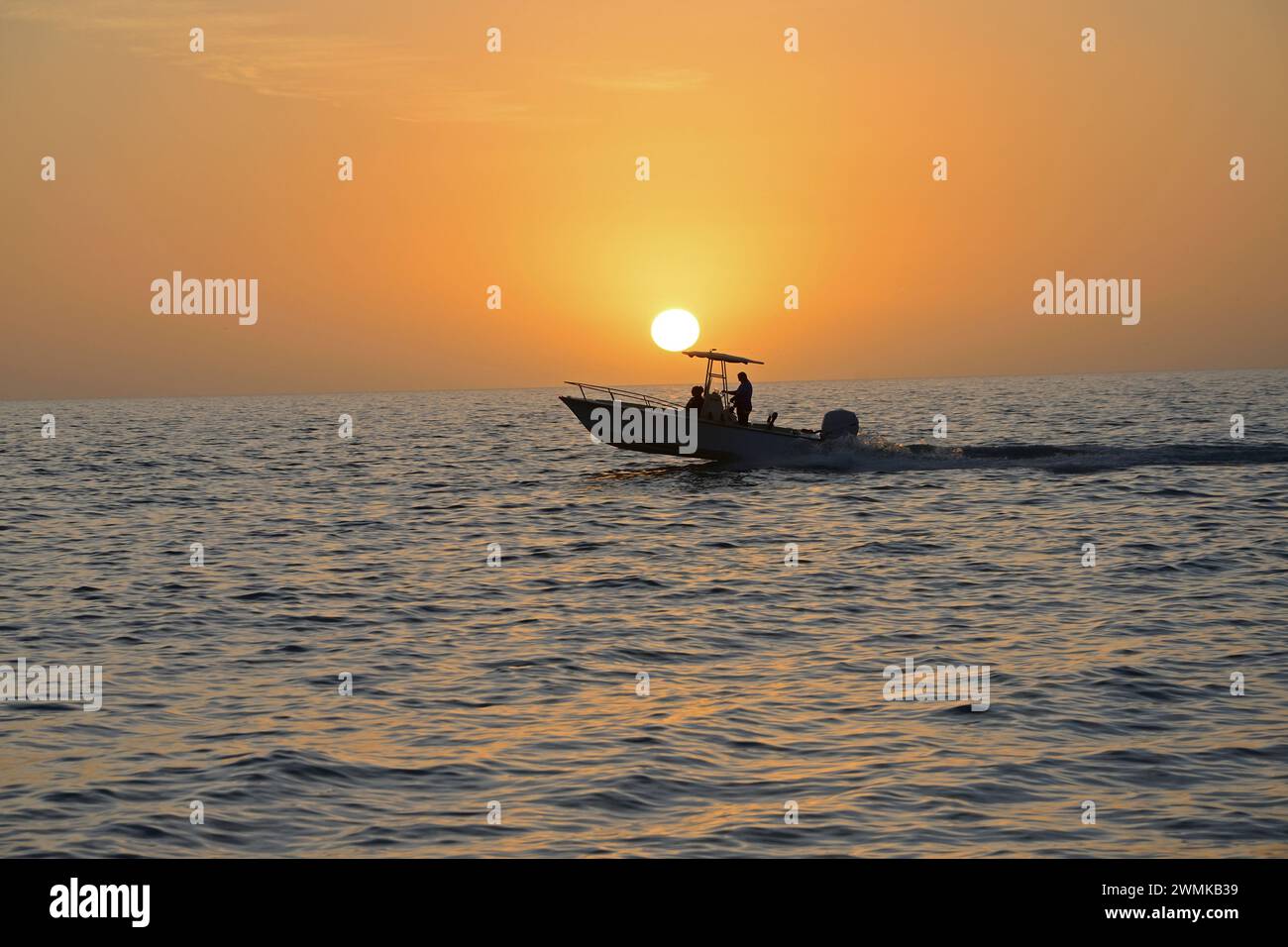 Bootstouren auf dem Ontario-See bei Sonnenuntergang Stockfoto