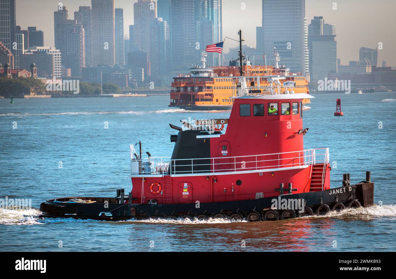 Janet D Schlepper und Staten Island Fähre, New York Bay, New York City, New York, USA Stockfoto