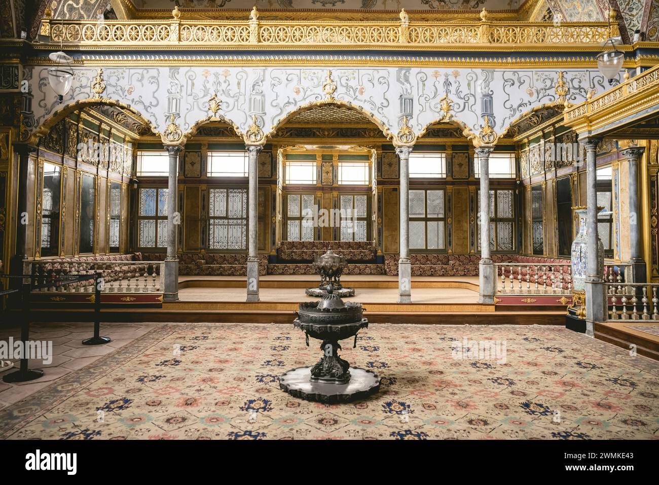 Kunstvolle architektonische Details im Topkapi-Palast; Istanbul, Türkei Stockfoto