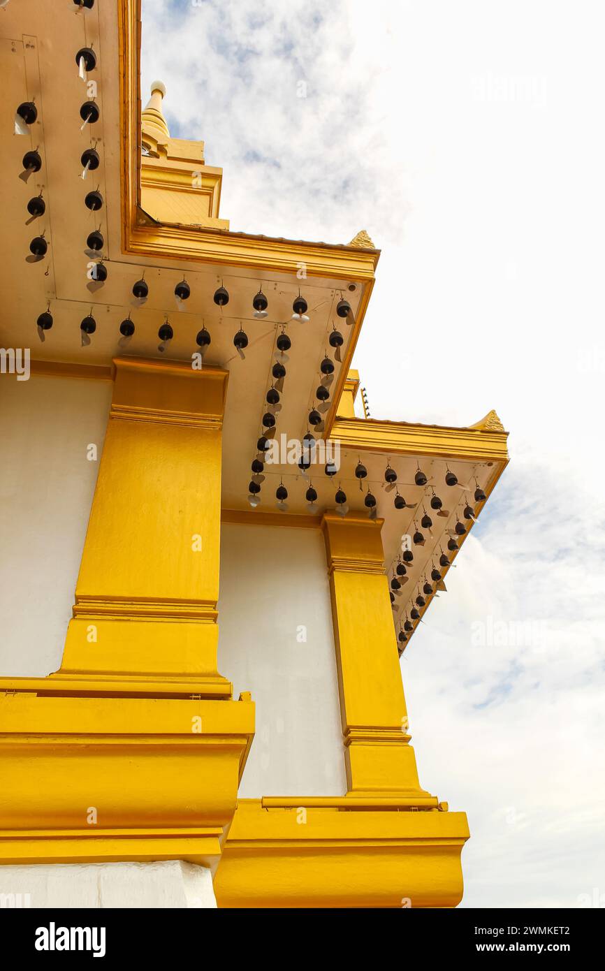 Das Golden Mount Wat Saket Ratcha Wora Maha Wihan im Bezirk Pom Prap Sattru Phai, Bangkok, Thailand. Stockfoto