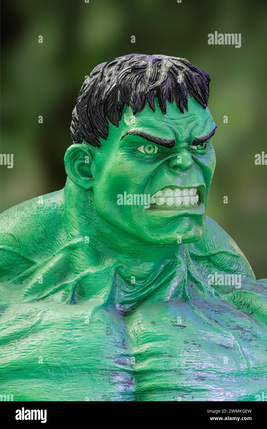 Nahaufnahme einer Statue des Avengers-Superhelden, des unglaublichen Hulk mit Kopierraum Stockfoto