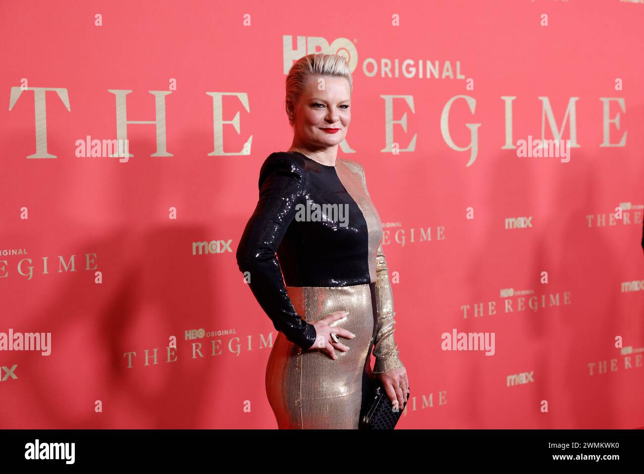 New York, Usa. Februar 2024. Martha Plimpton kommt auf dem roten Teppich bei der HBO-Premiere „The Regime“ New York am Montag, den 26. Februar 2024, im American Museum of Natural History in New York City an. Foto: John Angelillo/UPI Credit: UPI/Alamy Live News Stockfoto