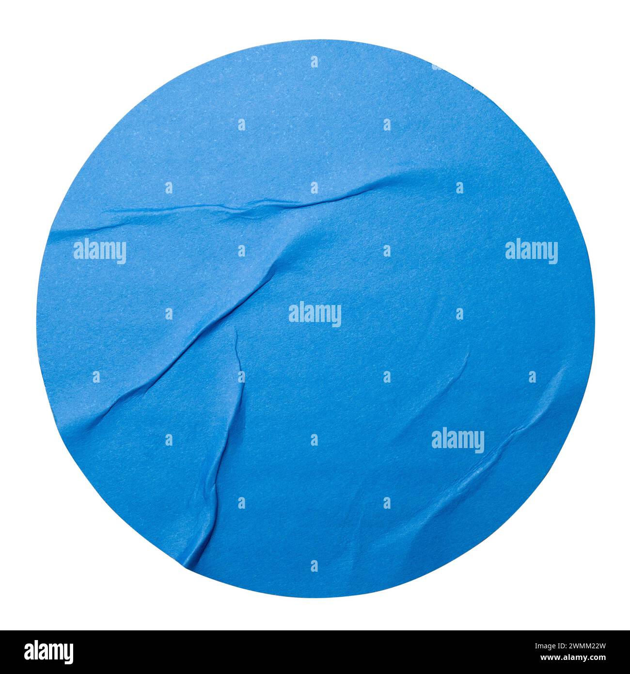 Runder blauer Papieraufkleber isoliert auf weißem Hintergrund mit Beschneidungspfad Stockfoto
