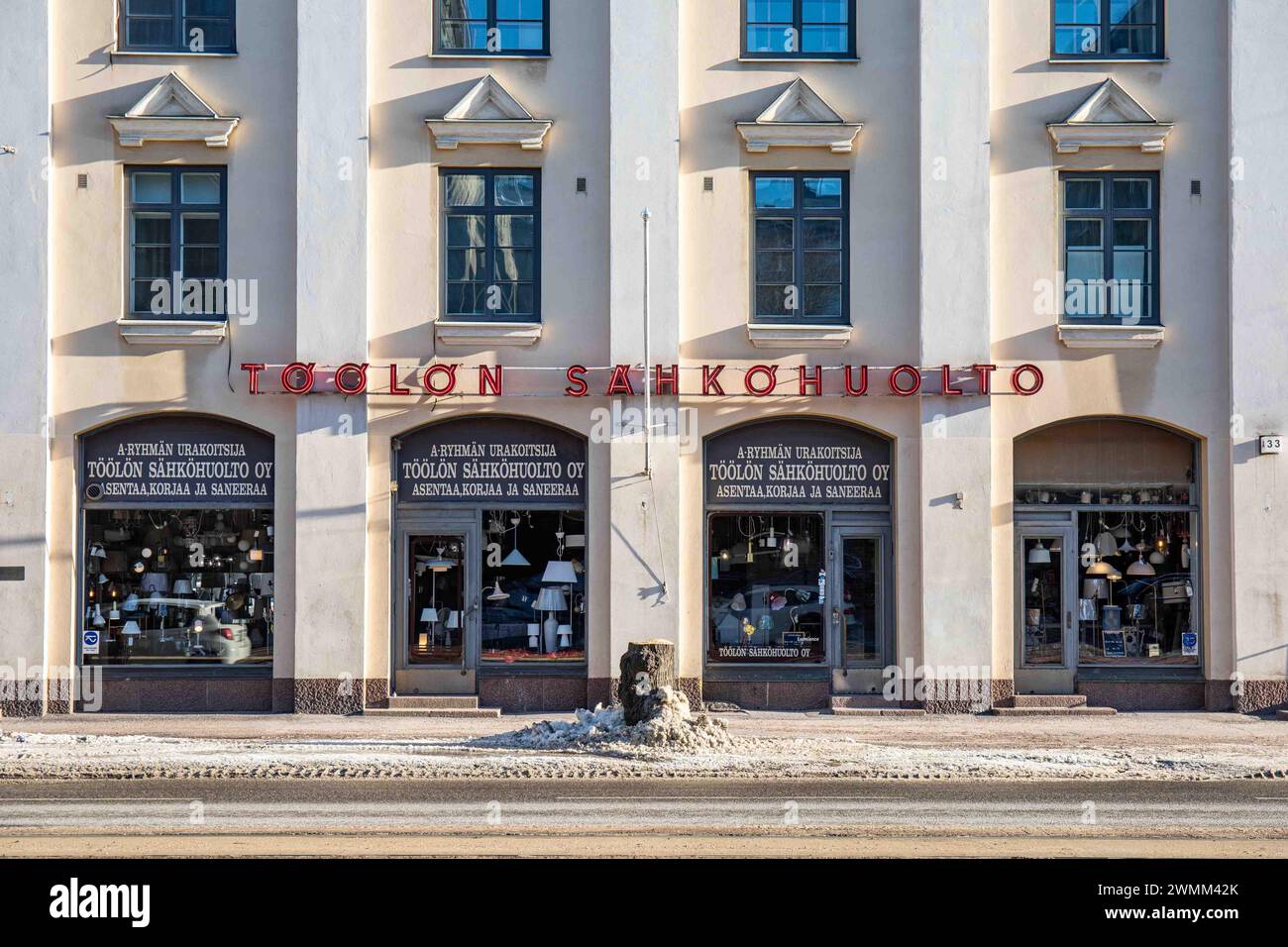 Töölön Sähköhuolto Oy Lichtboutique in der Mannerheimintie 33 im Stadtteil Taka-Töölö in Helsinki, Finnland Stockfoto