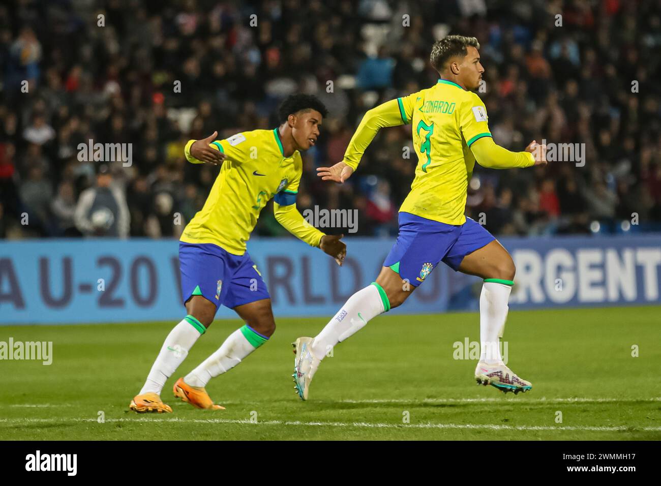 MENDOZA, ARGENTINIEN – 21. MAI: Marcos Leonardo aus Brasilien feiert sein Tor mit seinen Teamkollegen Andrey Santos bei der FIFA U20-Weltmeisterschaft Argentinien 2023 Stockfoto