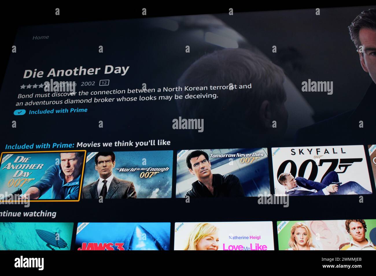 Stirb einen weiteren Tag auf Amazon Prime mit Pierce Brosnan. Konzept für amazon im Streamingbereich Stockfoto