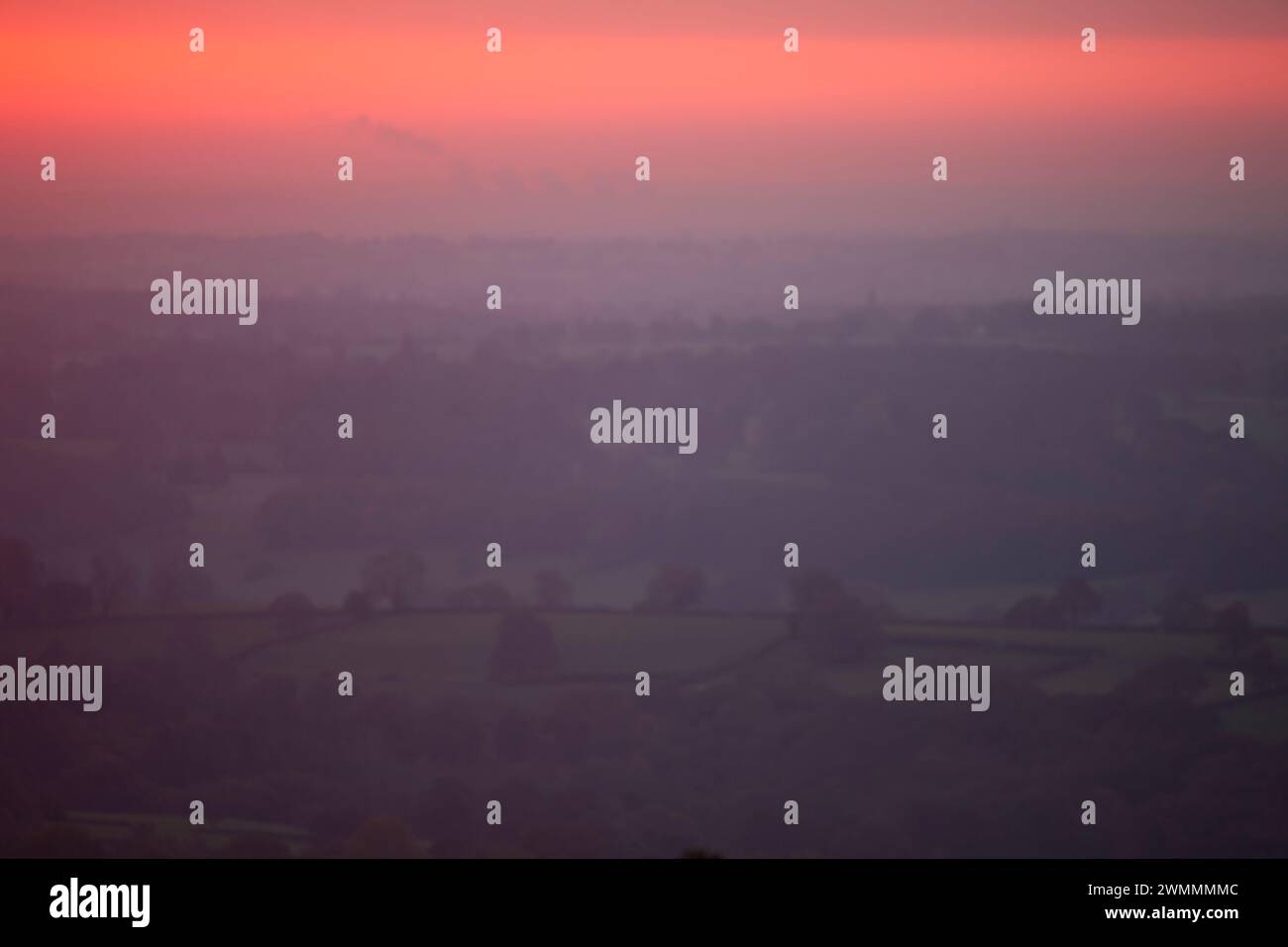 Sonnenaufgang, von den Weaver Hills über Staffordshire UK. Stockfoto