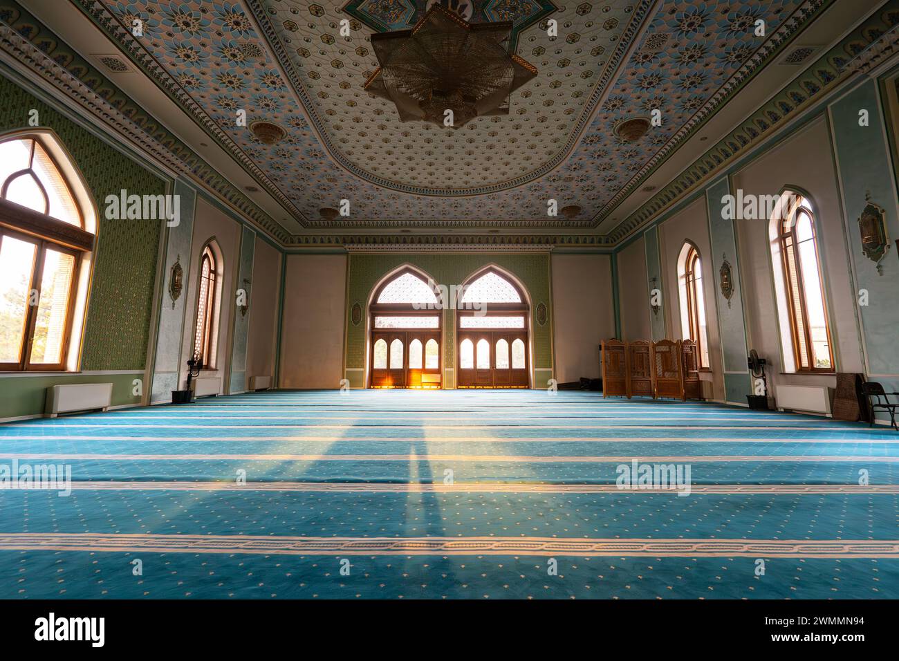 Der architektonische Komplex Hazrati Imam ist eine beliebte Touristenattraktion Zentralasiens. In der Moschee. Stockfoto