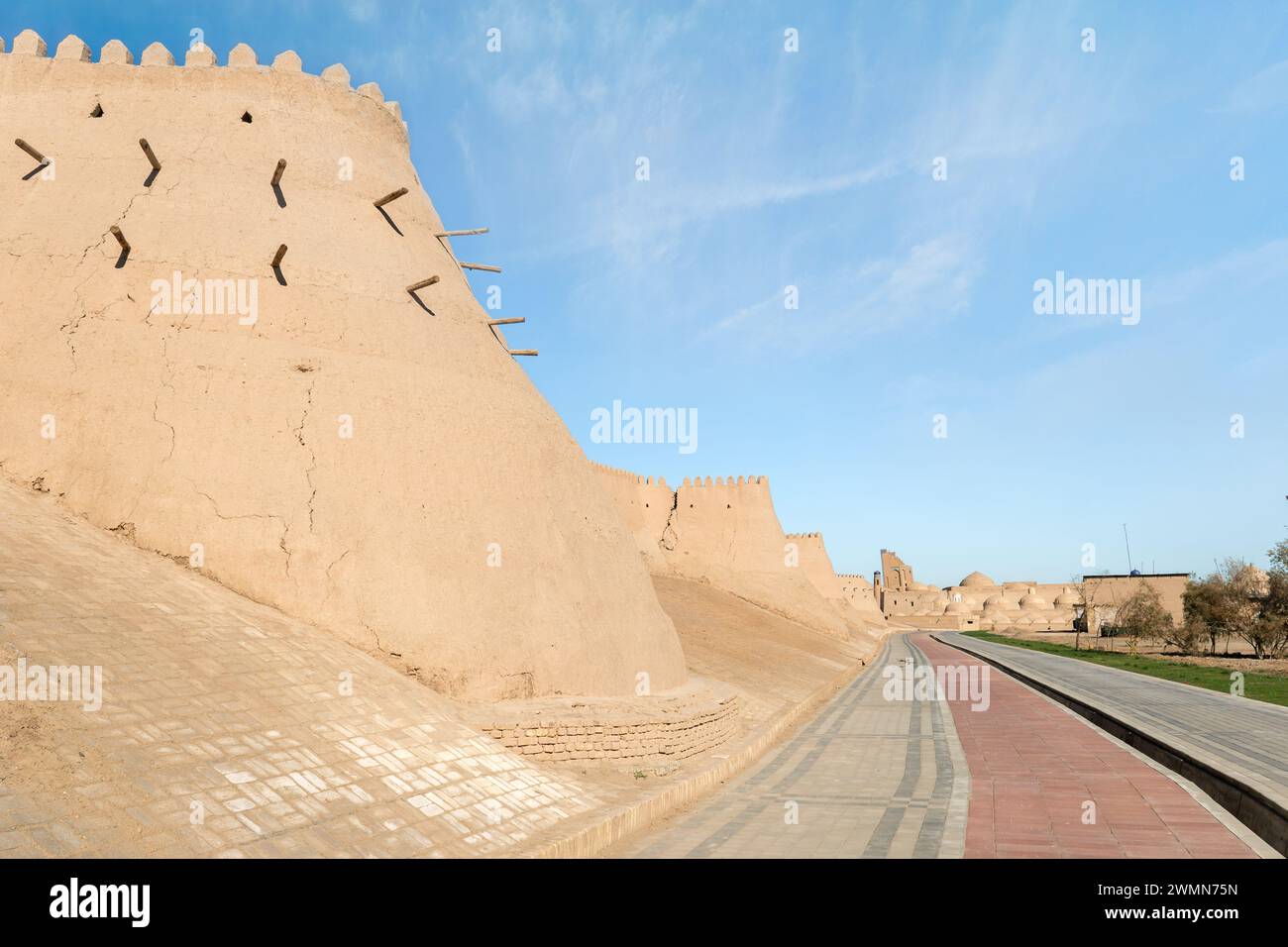 Äußere Festung Mauern der antiken Stadt Chiwa, Region Khorezm, Usbekistan Stockfoto