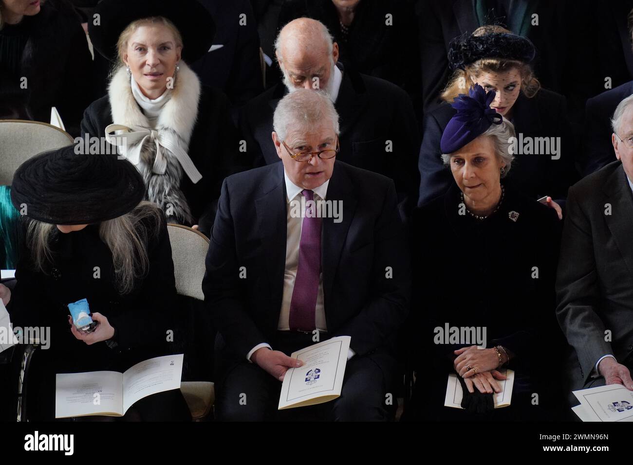 Marina Ogilvy, Prinz Andrew, der Herzog von York und die Herzogin von Gloucester nehmen an einem Danksagungsgottesdienst für das Leben von König Konstantin von den Hellenen in der St. George's Chapel in Windsor Castle, Berkshire, Teil. Bilddatum: Dienstag, 27. Februar 2024. Stockfoto