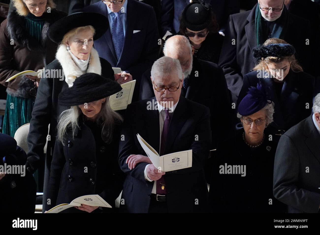 (Von links nach rechts) Marina Ogilvy, Prinz Andrew der Herzog von York und die Herzogin von Gloucester nehmen an einem Danksagungsgottesdienst für das Leben von König Konstantin von den Hellenen in der St. George's Chapel in Windsor Castle, Berkshire, Teil. Bilddatum: Dienstag, 27. Februar 2024. Stockfoto