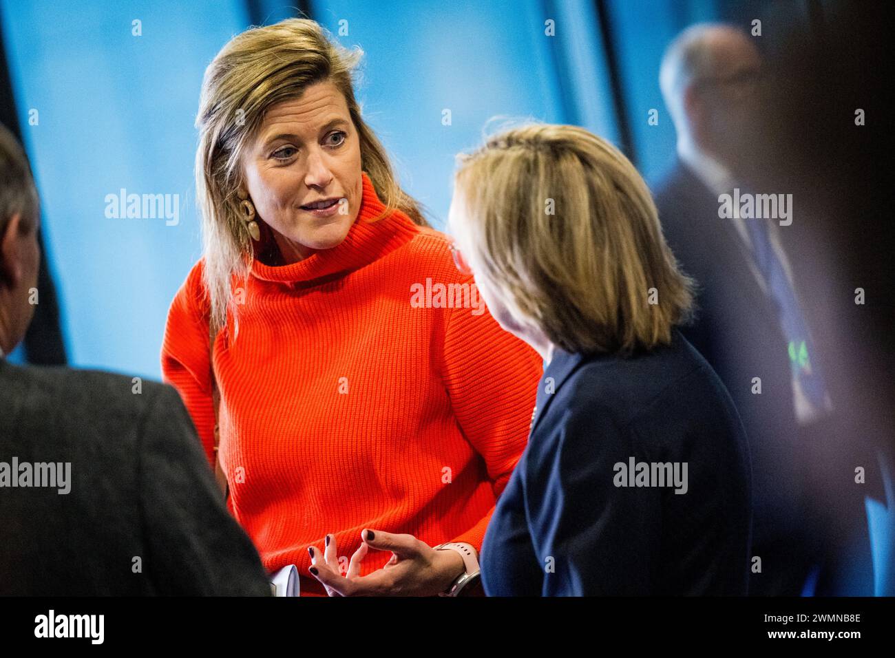 Den Haag, Niederlande. Februar 2024. Innenministerin Annelies Verlinden und die Exekutivdirektorin von Europol Catherine de Bolle wurden am Dienstag, den 27. Februar 2024, bei einem königlichen Besuch im Europol-Hauptquartier in den Haag, Niederlande, dargestellt. Europol ist die Europäische Polizeiagentur, die die Mitgliedstaaten der Europäischen Union bei der Verhütung und Bekämpfung aller Formen der schweren organisierten und internationalen Kriminalität, der Cyberkriminalität und des Terrorismus unterstützen soll. Quelle: Belga News Agency/Alamy Live News Stockfoto