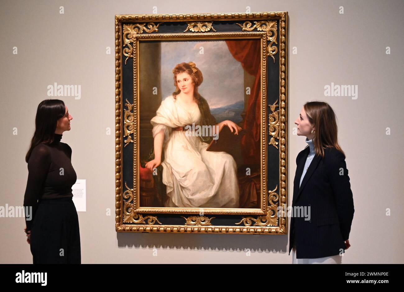 Angelica Kauffman (1741–1807) war eine der berühmtesten Künstler des 18. Jahrhunderts und Gründungsmitglied der Royal Academy. Die Ausstellung vereint ihre historischen Gemälde, Porträts, darunter einige ihrer besten Selbstporträts, und ihre gefeierten Deckengemälde. Es umfasst eine Reihe wichtiger internationaler Darlehen, von denen viele im Vereinigten Königreich noch nicht gesehen wurden. Stockfoto