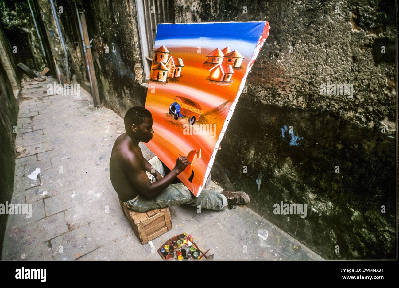 Ein lokaler Künstler malt eine Szene aus dem Gedächtnis, Stone Town, Sansibar Stockfoto