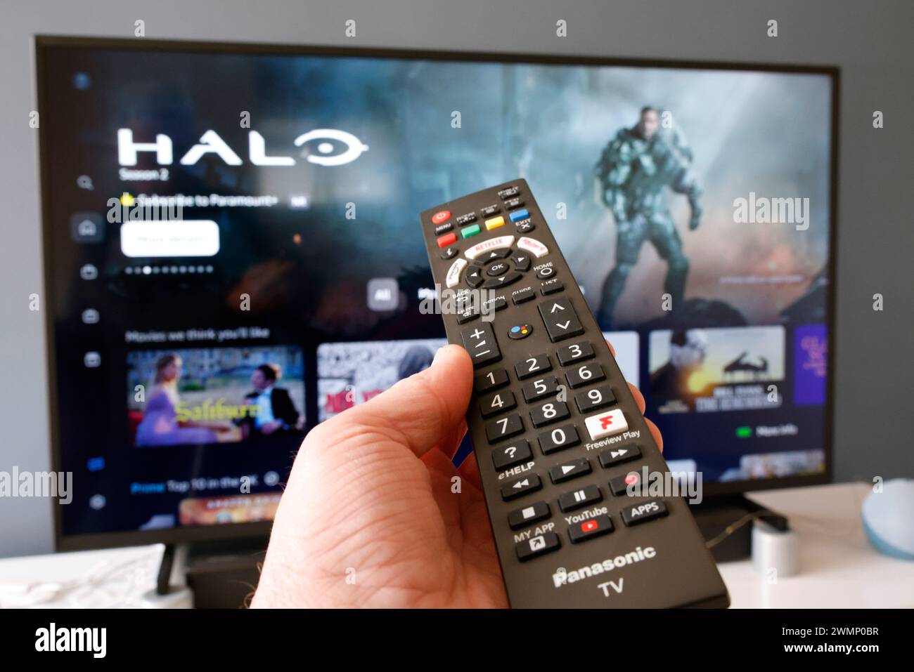 TV-Fernbedienung, Panasonic TV, Streaming TV, Home Entertainment. - 27. Februar 2024 Foto von Andrew Higgins/Thousand Word Media Ltd © Thousand W Stockfoto