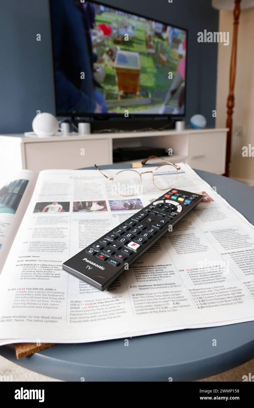 TV-Fernbedienung, Panasonic TV, Streaming TV, Home Entertainment. - 27. Februar 2024 Foto von Andrew Higgins/Thousand Word Media Ltd Stockfoto