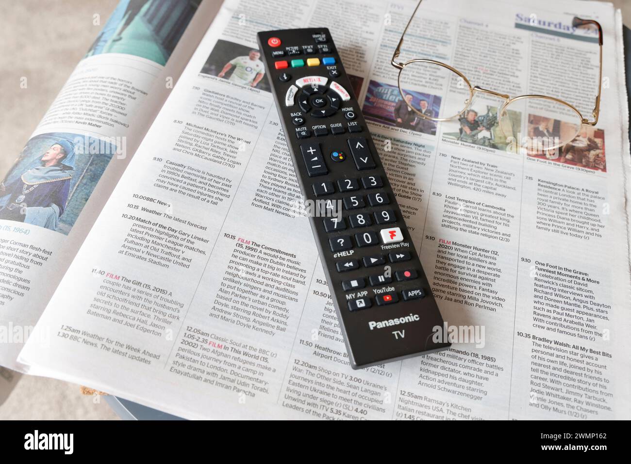 TV-Fernbedienung, Panasonic TV, Streaming TV, Home Entertainment. - 27. Februar 2024 Foto von Andrew Higgins/Thousand Word Media Ltd Stockfoto