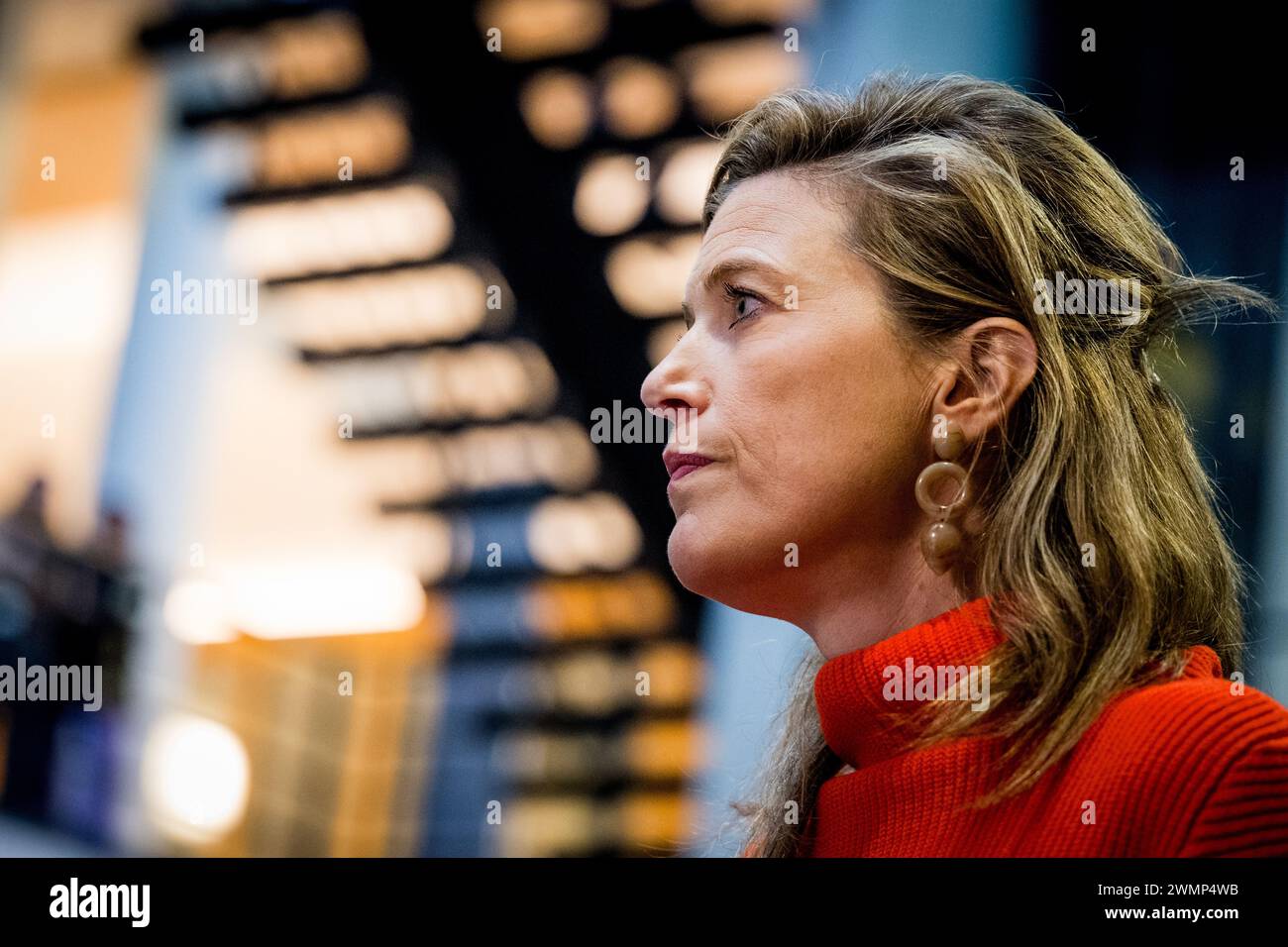 Den Haag, Niederlande. Februar 2024. Innenministerin Annelies Verlinden spricht mit der Presse nach einem königlichen Besuch im Europol-Hauptquartier in den Haag, Niederlande, Dienstag, den 27. Februar 2024. Europol ist die Europäische Polizeiagentur, die die Mitgliedstaaten der Europäischen Union bei der Verhütung und Bekämpfung aller Formen der schweren organisierten und internationalen Kriminalität, der Cyberkriminalität und des Terrorismus unterstützen soll. Bei diesem Besuch werden die Arbeit der Agentur und ihre Arbeitsweise erläutert, bevor ein Treffen mit Belgiern stattfindet, die dort arbeiten. BELGA FOTO JASPER JACOBS Credit: Belga News Agency/Alamy Live News Stockfoto