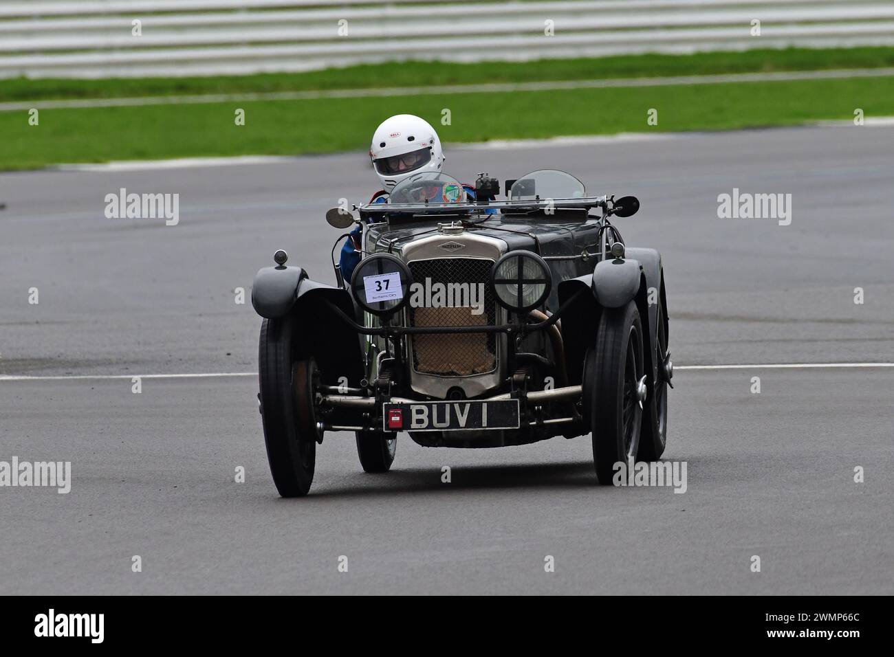 Sebastian Welch, Frazer Nash TT Replik, erstmals 1952 in der Pomeroy Trophy, mit Autos aller Epochen und Typen, es ist der Vintage Sports Car Club Stockfoto
