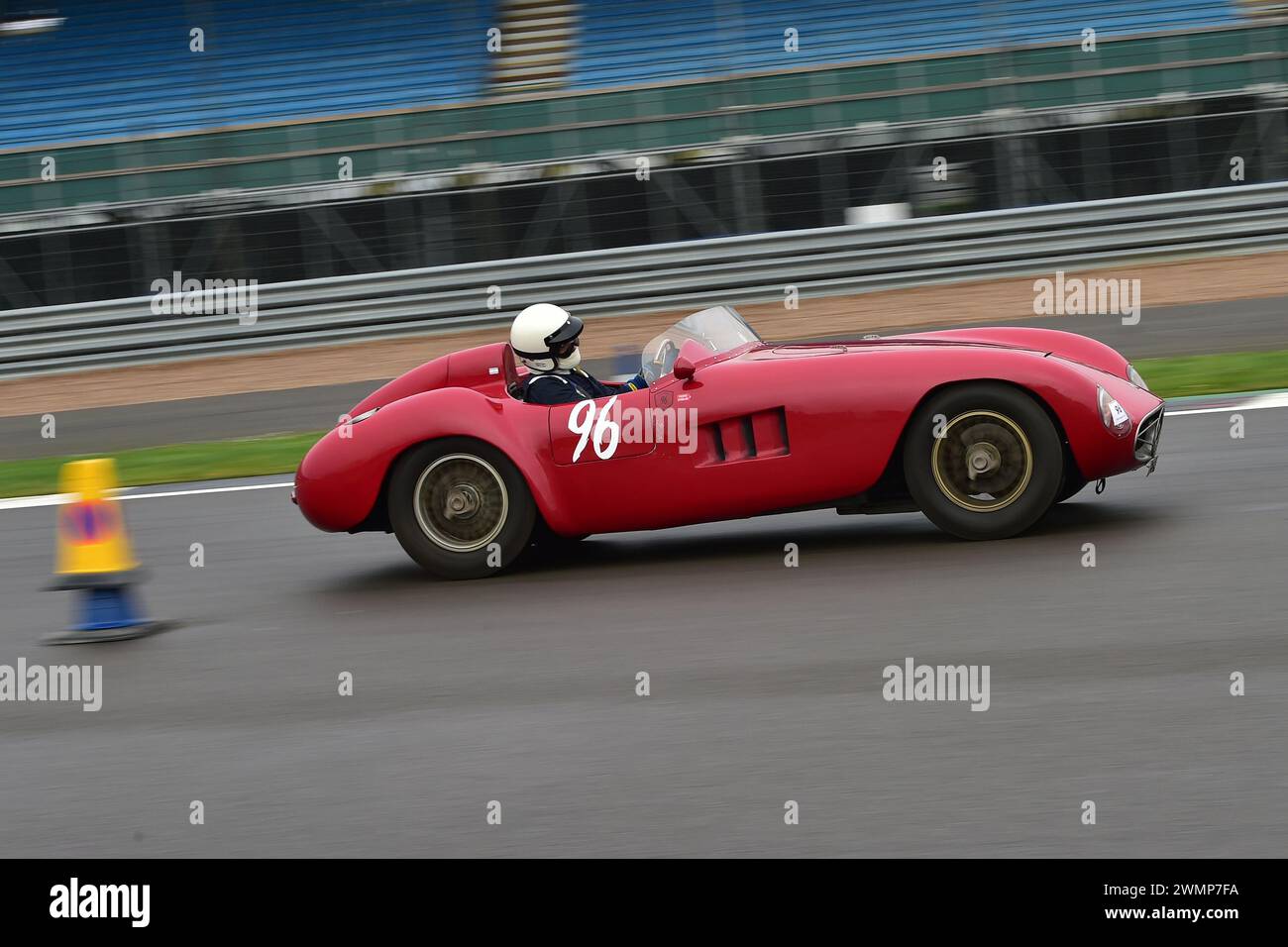 Alex Hearnden, Maserati 300S, erstmals im Jahr 1952 in der Pomeroy Trophy wurden Autos aller Epochen und Typen angeboten, es ist der Vintage Sports Car Club, VSCC, Tanne Stockfoto