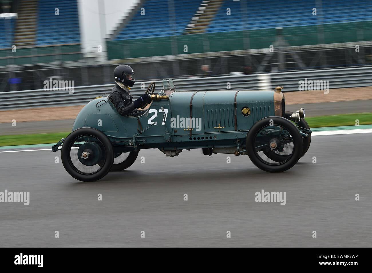 Andrew Howe-Davies, Straker Squire TT Racer, wurde 1952 erstmals in der Pomeroy Trophy mit Autos aller Epochen und Typen gefahren, es ist der Vintage Sports Car Stockfoto