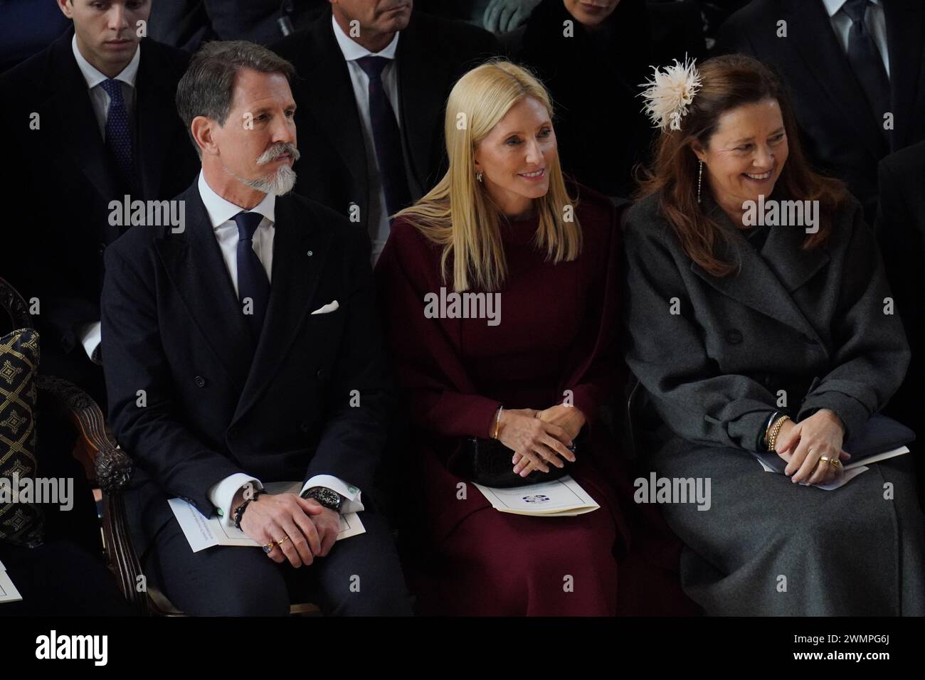 Kronprinz Pavlos von Griechenland, Kronprinzessin Marie-Chantal von Griechenland und Prinzessin Alexia von Griechenland nehmen an einem Dankesgottesgottesdienst für das Leben von König Konstantin von den Hellenen in der St. George's Chapel in Windsor Castle, Berkshire, Teil. Bilddatum: Dienstag, 27. Februar 2024. Stockfoto