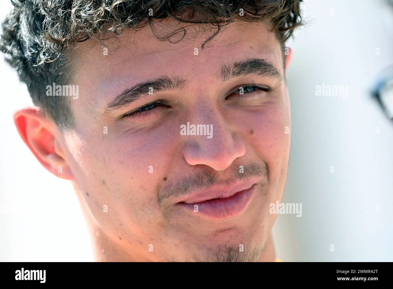 Sakhir, Bahrain. Februar 2024. BAHRAIN, Sakhir, 21. Februar: # 4, Lando NORRIS, GBR, McLaren F1 Team während des ersten Tages der F1-Tests auf dem Bahrain International Circuit am 21. Februar 2024 in Bahrain, Formel-1-Vorsaison-Tests, Bild & Copyright Jerry ANDRE/ATP Images (ANDRE Jerry/ATP/SPP) Credit: SPP Sport Press Photo. /Alamy Live News Stockfoto