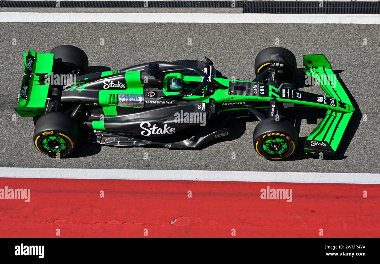 Sakhir, Bahrain. Februar 2024. BAHRAIN, Sakhir, 21. Februar: #77, Valtteri BOTTAS, FIN, Stake SAUBER F1 Team am ersten Tag der F1-Tests auf dem Bahrain International Circuit am 21. Februar 2024 in Bahrain, Formel 1-Vorsaison-Tests, Bild & Copyright Jerry ANDRE/ATP Images (ANDRE Jerry/ATP/SPP) Credit: SPP Sport Press Photo. /Alamy Live News Stockfoto