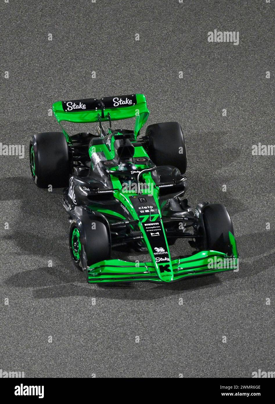 Sakhir, Bahrain. Februar 2024. BAHRAIN, Sakhir, 22. Februar: #77, Valtteri BOTTAS, FIN, Stake SAUBER F1 Team am zweiten Tag der F1-Tests auf dem Bahrain International Circuit am 22. Februar 2024 in Bahrain, Formel 1-Vorsaison-Tests, Bild & Copyright Jerry ANDRE/ATP Images (ANDRE Jerry/ATP/SPP) Credit: SPP Sport Press Photo. /Alamy Live News Stockfoto