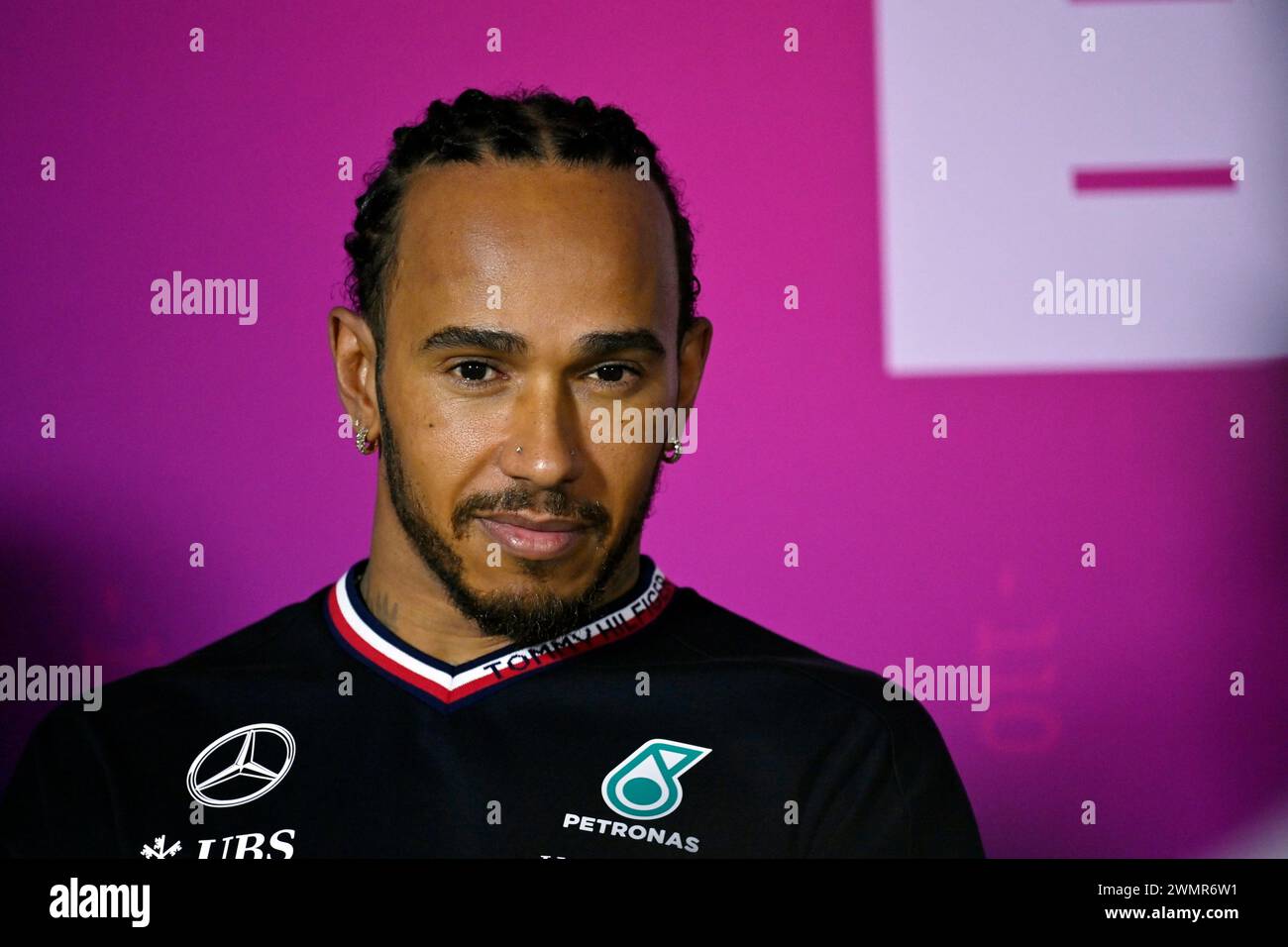 Sakhir, Bahrain. Februar 2024. BAHRAIN, Sakhir, 22. Februar: #44, Lewis HAMILTON, GBR, Mercedes AMG F1 Team am zweiten Tag der F1-Tests auf dem Bahrain International Circuit am 22. Februar 2024 in Bahrain, Formel 1-Vorsaison-Tests, Bild & Copyright Jerry ANDRE/ATP Images (ANDRE Jerry/ATP/SPP) Credit: SPP Sport Press Photo. /Alamy Live News Stockfoto
