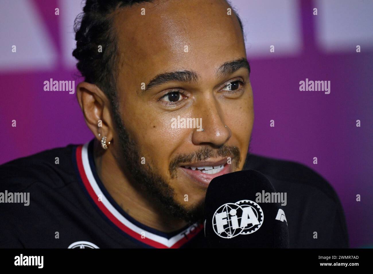 Sakhir, Bahrain. Februar 2024. BAHRAIN, Sakhir, 22. Februar: #44, Lewis HAMILTON, GBR, Mercedes AMG F1 Team am zweiten Tag der F1-Tests auf dem Bahrain International Circuit am 22. Februar 2024 in Bahrain, Formel 1-Vorsaison-Tests, Bild & Copyright Jerry ANDRE/ATP Images (ANDRE Jerry/ATP/SPP) Credit: SPP Sport Press Photo. /Alamy Live News Stockfoto