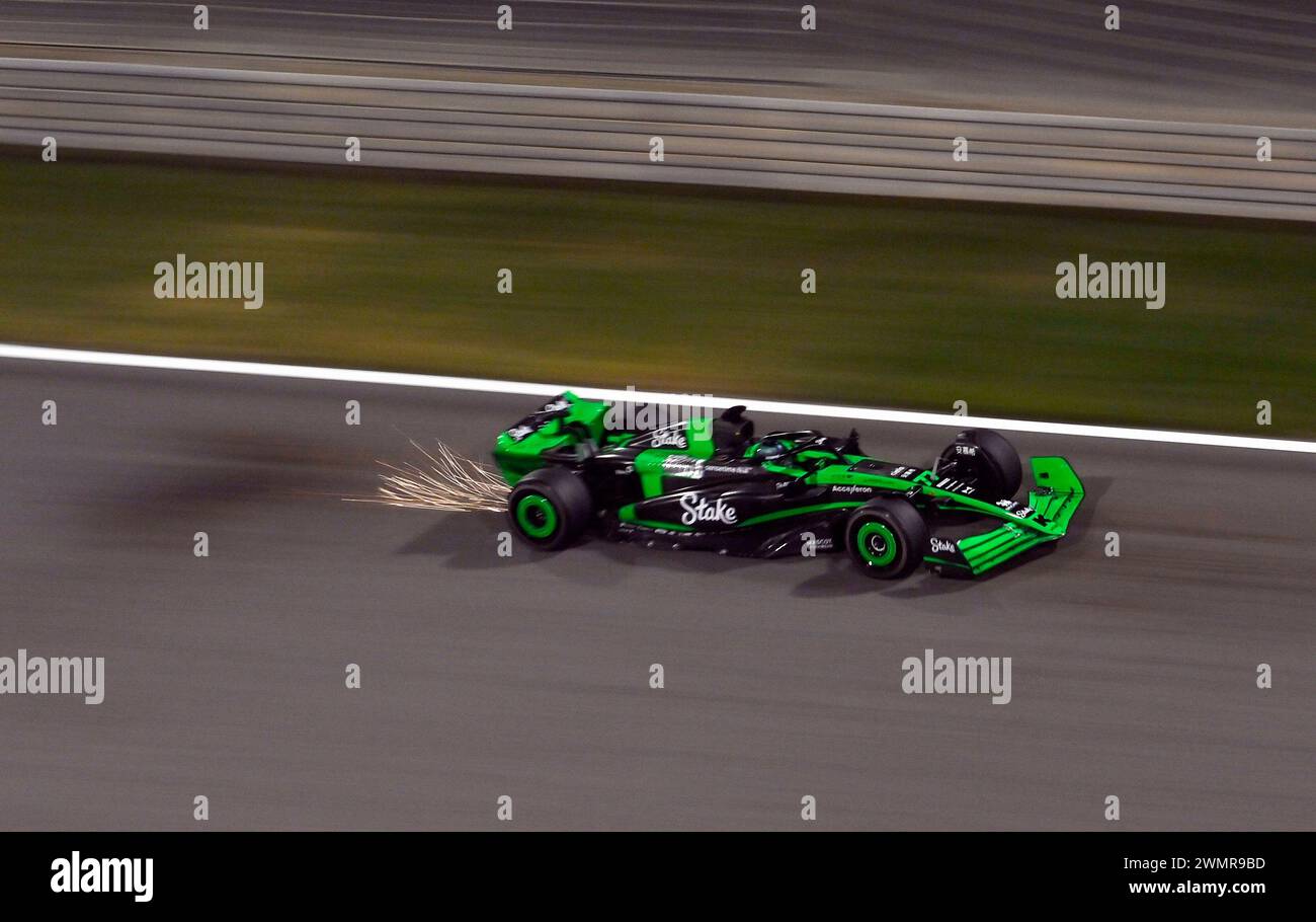 Sakhir, Bahrain. Februar 2024. BAHRAIN, Sakhir, 22. Februar: #77, Valtteri BOTTAS, FIN, Stake SAUBER F1 Team am zweiten Tag der F1-Tests auf dem Bahrain International Circuit am 22. Februar 2024 in Bahrain, Formel 1-Vorsaison-Tests, Bild & Copyright Jerry ANDRE/ATP Images (ANDRE Jerry/ATP/SPP) Credit: SPP Sport Press Photo. /Alamy Live News Stockfoto