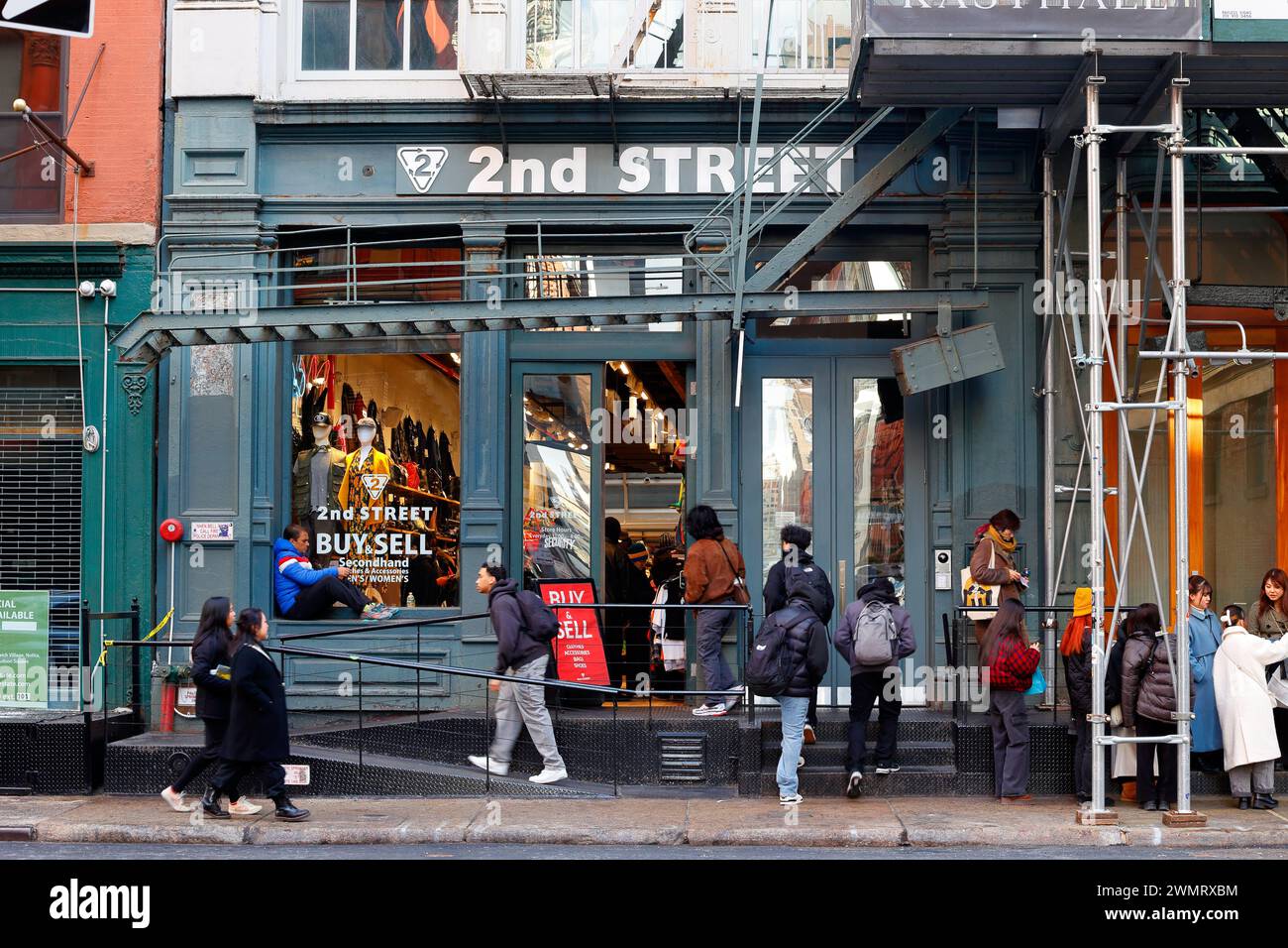 2nd STREET, 27 Howard Street, New York, New York, NYC Ladenfoto einer Gebrauchtbekleidungskette in Manhattans SoHo. Stockfoto