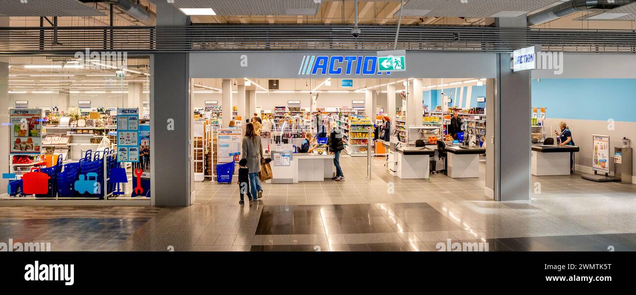 Nitra, Slowakei - 24. Februar 2024 : Action Store in Nitra. Action ist eine niederländische internationale Discounter-Kette. Stockfoto