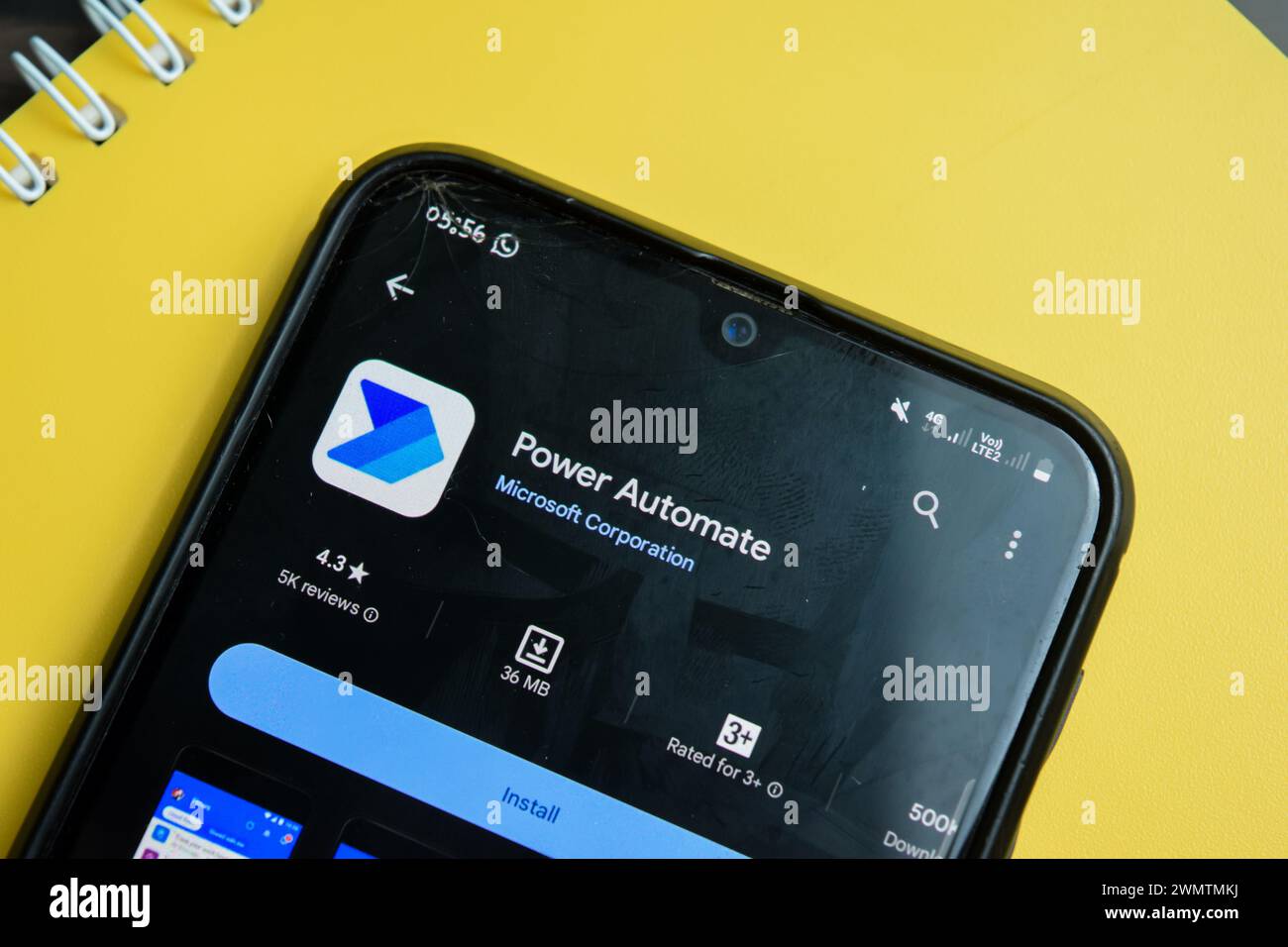Die Anwendung „Power Automate“ auf dem Smartphone-Bildschirm. Automate ist ein kostenloser Webbrowser, der von der Microsoft Corporation entwickelt wurde. Bekasi, Indonesien, 28. Februar Stockfoto