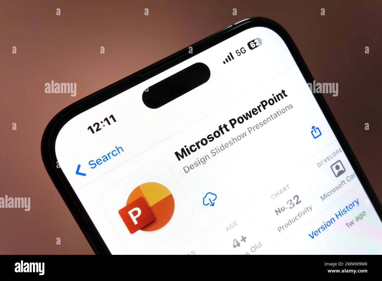 Nanning, China - 26. Februar 2024. Microsoft PowerPoint-App auf einem Smartphone. Microsoft PowerPoint ist ein von Microsoft entwickeltes Präsentationsprogramm. Stockfoto