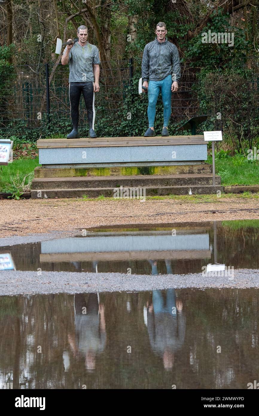 Henley on Thames, Oxfordshire, Großbritannien. Februar 2024. Der Parkplatz des Henley River & Rowing Museum ist teilweise überflutet. Die Themse ist bei Henley on Thames in Oxfordshire über die Ufer geplatzt. Für Henley, Remenham und Medmenham gibt es eine Hochwasserwarnung für die Themse. Für morgen und Freitag ist ein starker Regen vorhergesagt. Quelle: Maureen McLean/Alamy Live News Stockfoto