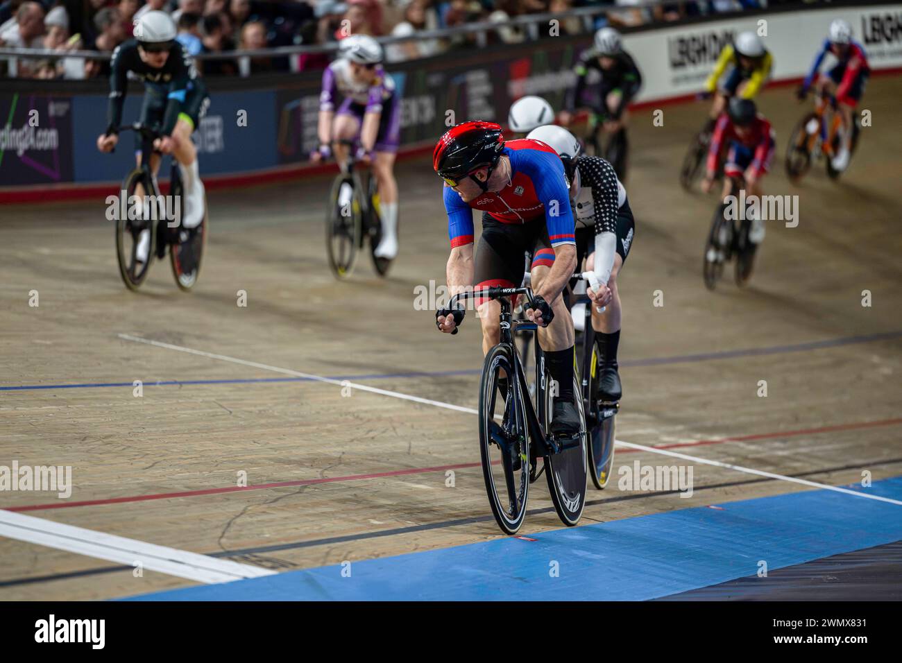 MANCHESTER, GROSSBRITANNIEN. Februar 24. TORRIE Timothy von trainSharp Elite tritt im Scratch Race Final der Männer an den letzten Tagen der 2 an Stockfoto