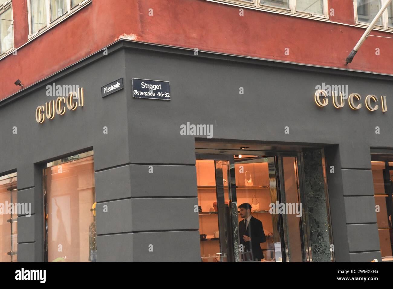 Kopenhagen, Dänemark /28. Februar 2024/.Gucci-Geschäft in der stroeget Pedestrain Street in der dänischen Hauptstadt. (Photo.Francis Joseph Dean/Dean Pictures) Stockfoto