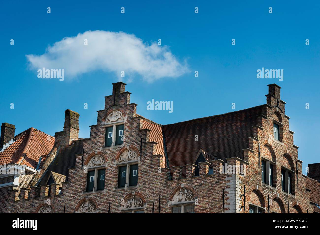 Traditionelle flämische Architektur, Haus, Fassade, Handwerk, Architekturstil, Gebäude, Flämisch, europäisch, traditionell, Flandern, Hausfassade Stockfoto