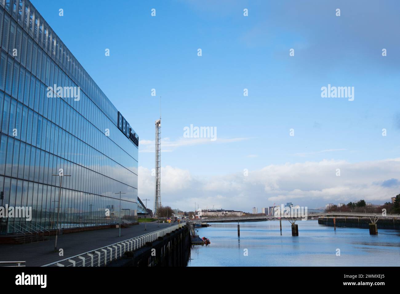 Glasgow Schottland: 13. Februar 2024: BBC Pacific Quay sonniger Tag BBC Scotland am River Clyde Stockfoto