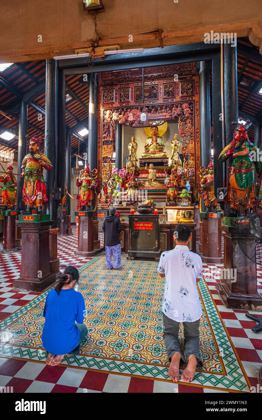 Vietnam, das Mekong Delta, eine Provinz von Giang, Chau Doc, Nui Sam Bezirk am Fuße des Mount Sam, eine bedeutende Wallfahrtsstätte, Tay, ein buddhistischer Tempel Stockfoto