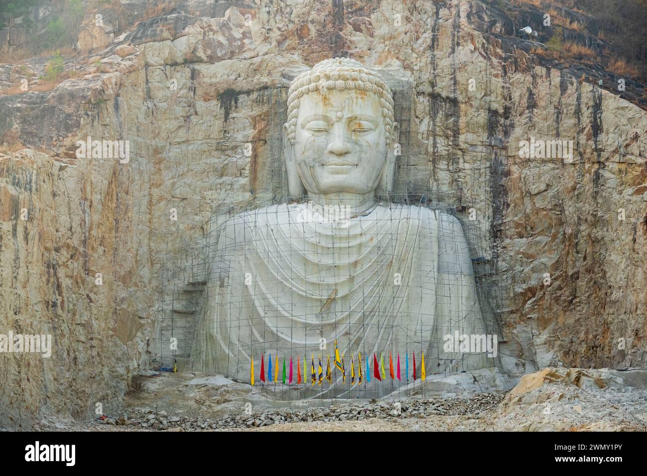 Vietnam, Mekong Delta, eine Provinz Giang, Chau Doc, Nui Sam Bezirk, Bau einer Statue von Buddha Shakyamuni auf der Seite des Mount Sam, einem wichtigen Wallfahrtsort Stockfoto