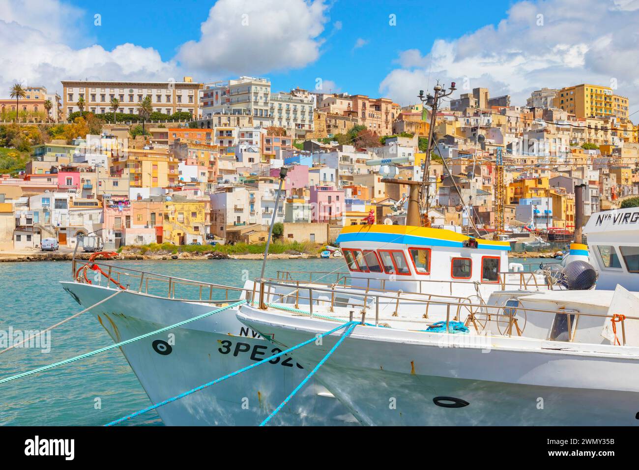 Italien, Sizilien, Provinz Agrigento, Sciacca, Blick auf den Hafen Stockfoto