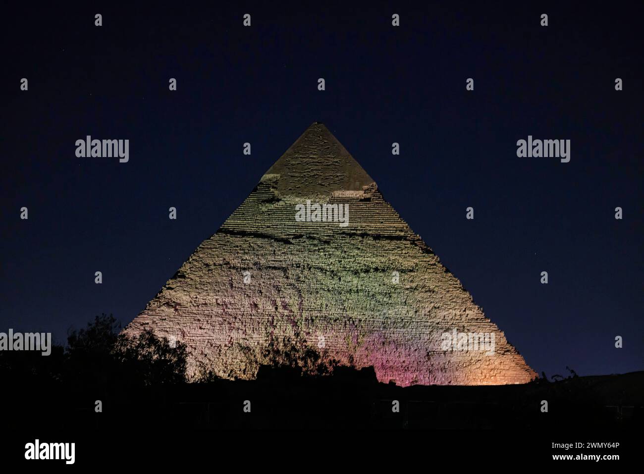 Ägypten, Kairo, Guiza, Memphis und seine Nekropole, die Pyramidenfelder von Gizeh bis Dahshur, die von der UNESCO zum Weltkulturerbe erklärt wurden, Licht- und Sound-Show, Chephren-Pyramide Stockfoto