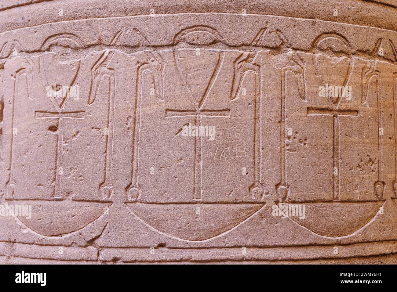 Ägypten, Assuan, nubische Denkmäler von Abu Simbel bis Philae, die von der UNESCO zum Weltkulturerbe erklärt wurden, Isis-Tempel in Philae, Hypostilhalle, Ankh auf einer Säule Stockfoto