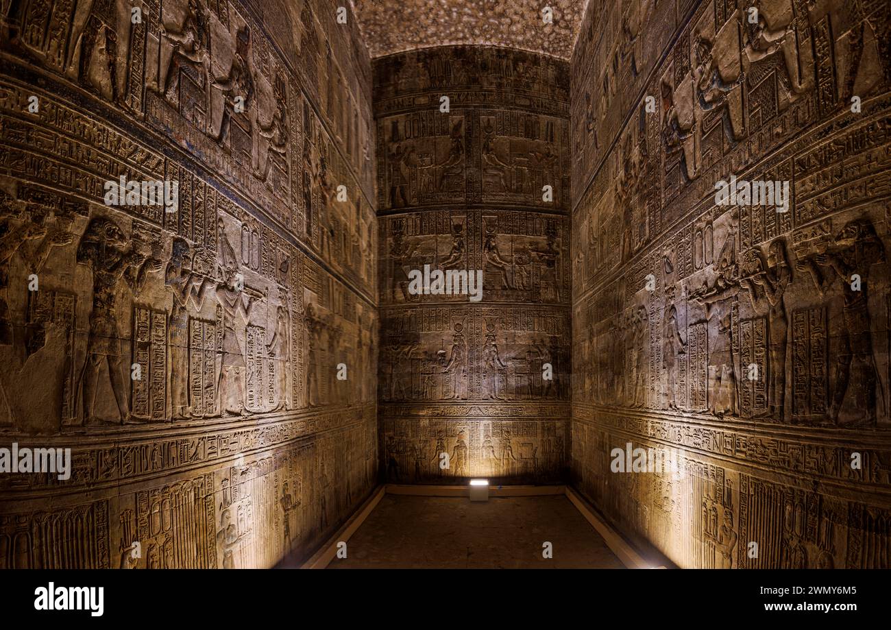 Ägypten, Qena, Dendera, Pharaonentempel in Oberägypten aus ptolemäischer und römischer Zeit, die von der UNESCO zum Weltkulturerbe erklärt wurden, Hathor-Tempel Stockfoto